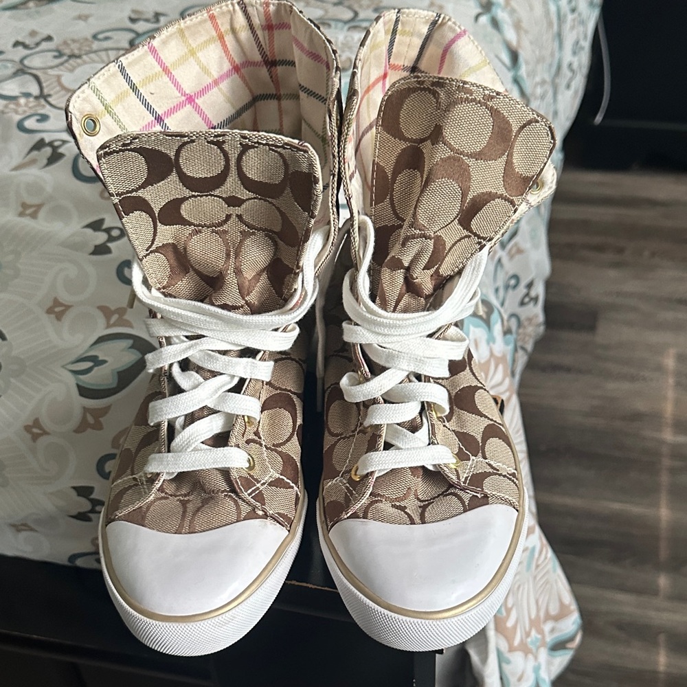 Coach Women's Brown and White High-Top Sneakers